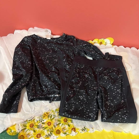 Oshkosh b’gosh two piece athletic outfit - Picture 1 of 3